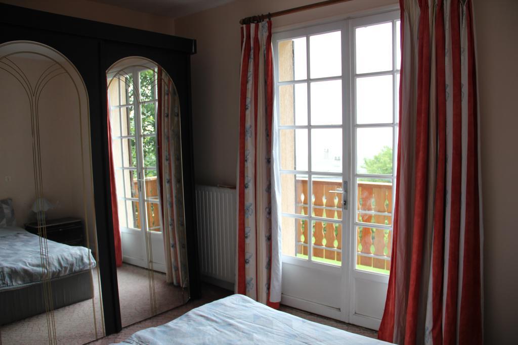 Holiday Home Maison De La Litiere Pugny-Chatenod Rum bild